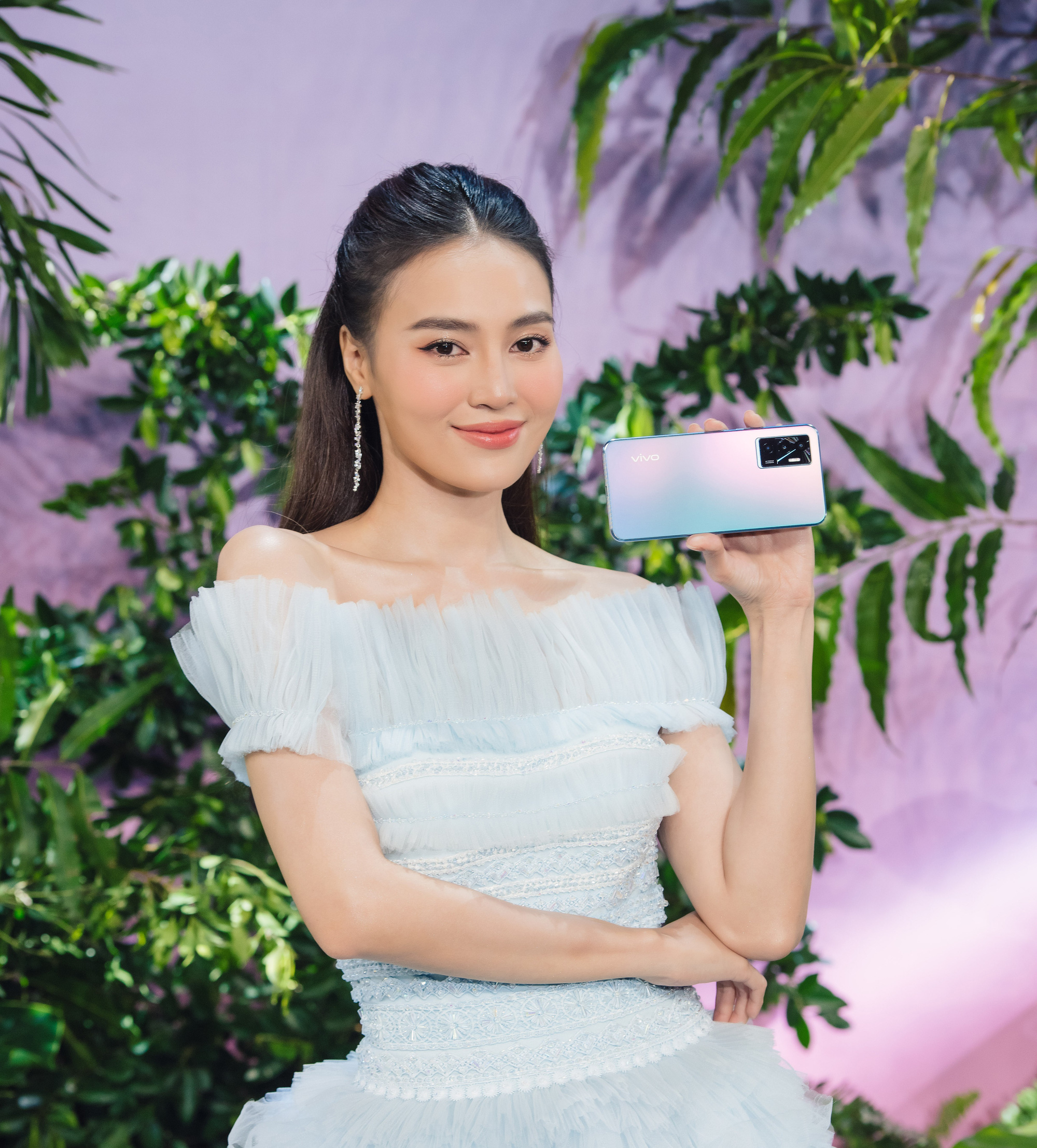 Smartphone V23e với camera trước tới 50MP