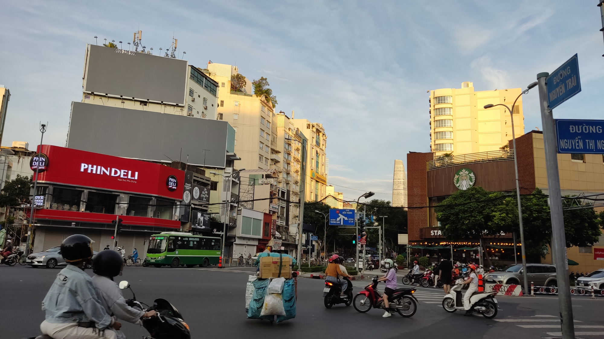 Nhiều mặt tiền “hot” ở trung tâm TP HCM đắt khách trở lại