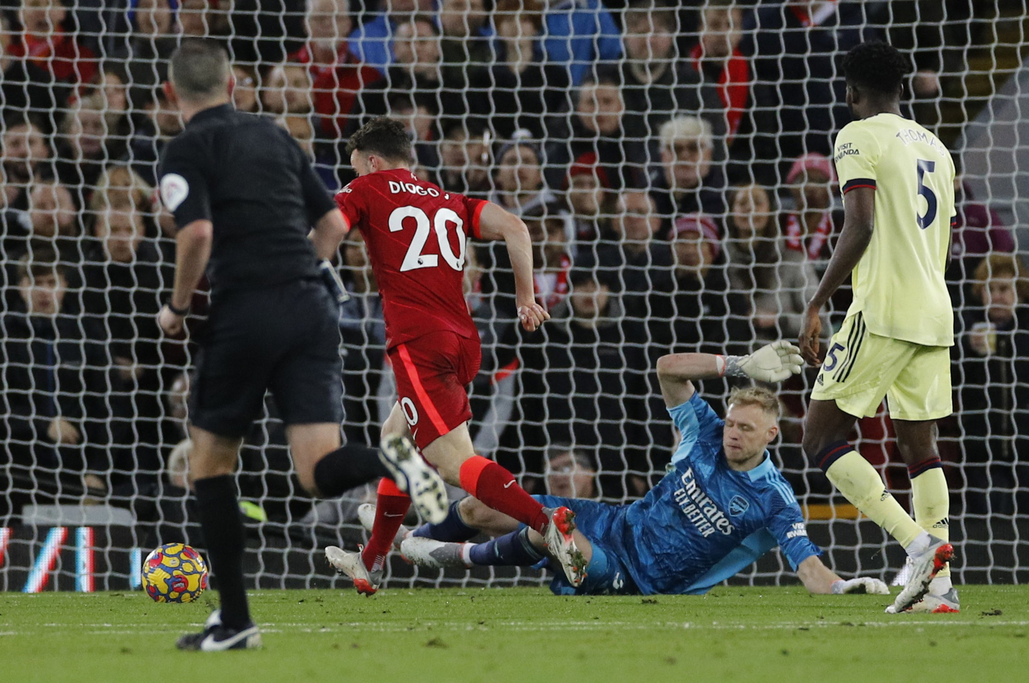 Thắng hủy diệt Arsenal 4-0, Liverpool ph&ocirc; diễn đẳng cấp tại Anfield - Ảnh 5.