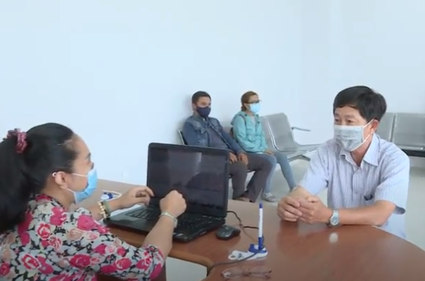 Hơn 700.000 người lĩnh BHXH một lần, chuy&ecirc;n gia ph&acirc;n t&iacute;ch thiệt, hơn - Ảnh 1.