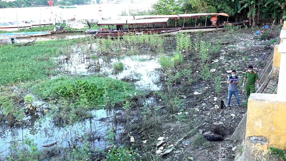 Bắt kẻ sát nhân dùng nước đổ vào miệng bé gái 7 tháng tuổi đến chết