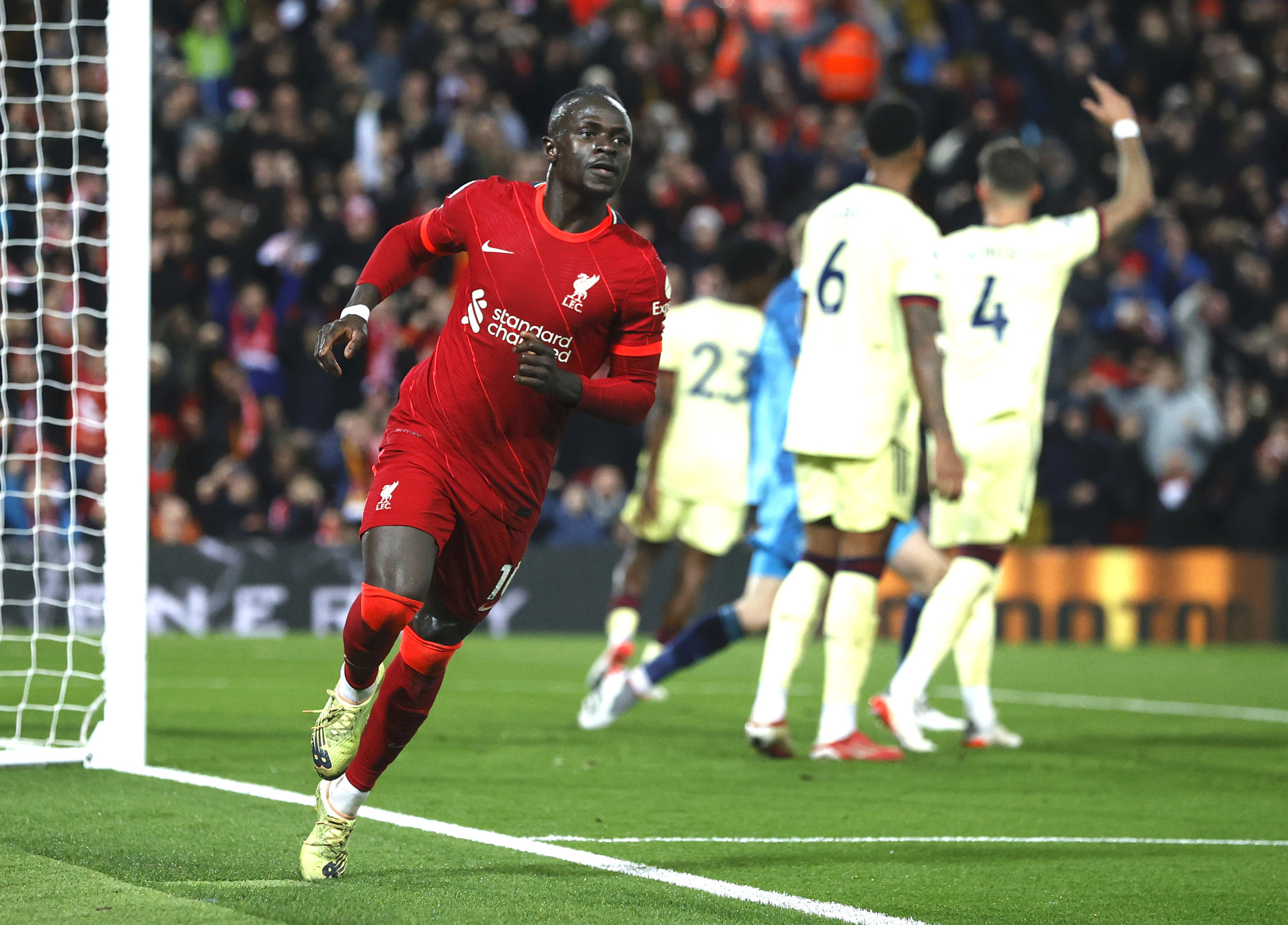 Thắng hủy diệt Arsenal 4-0, Liverpool phô diễn đẳng cấp tại Anfield