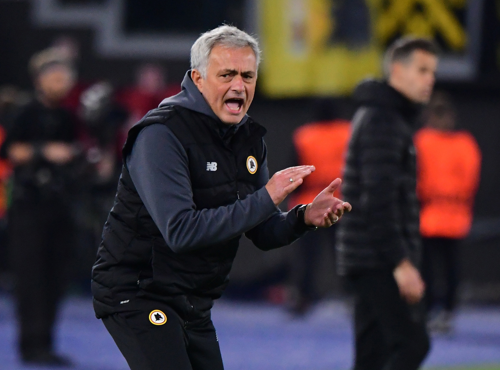 Ấn tượng cách dụng quân của HLV Mourinho