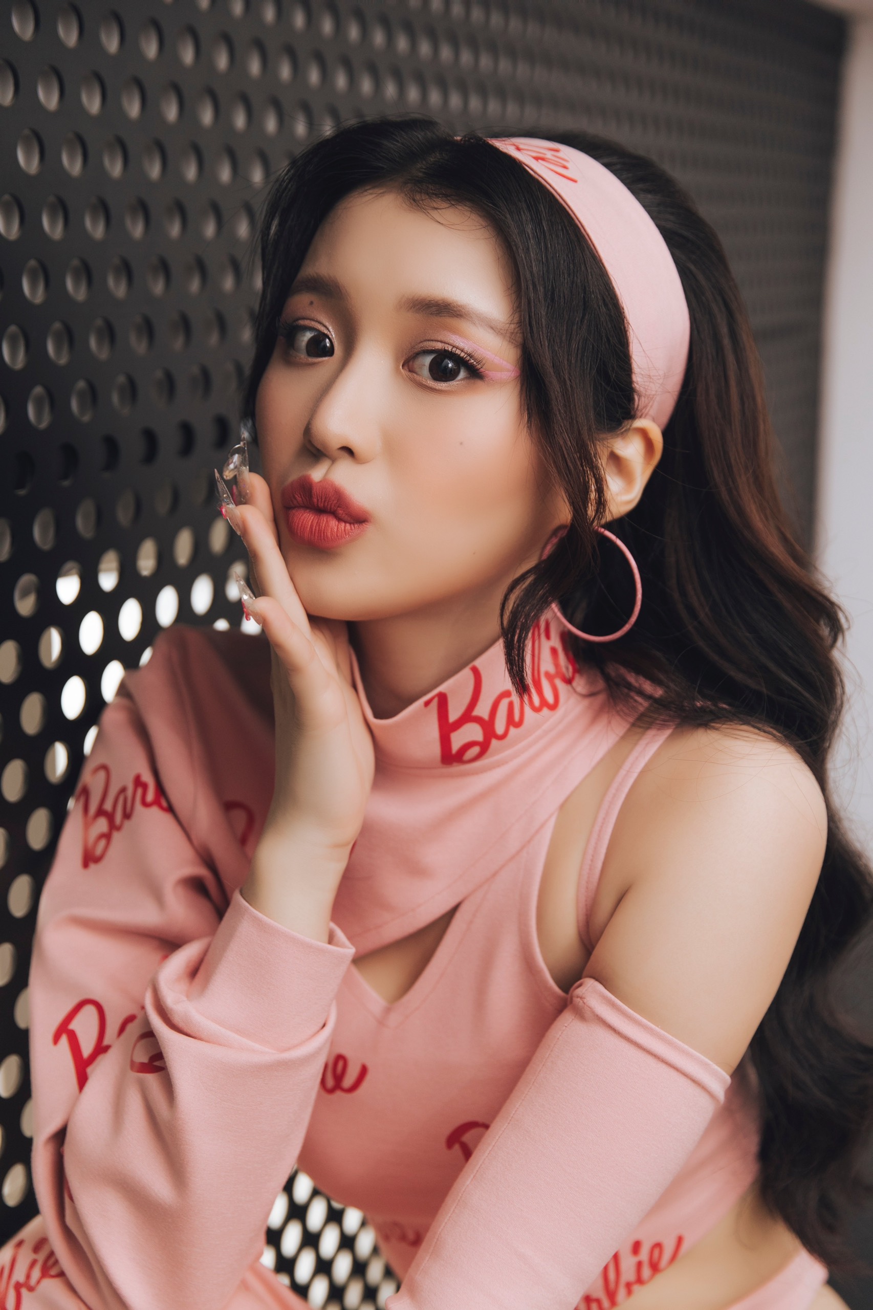 Sau ồn &agrave;o với C&ocirc; g&aacute;i mở đường phi&ecirc;n bản sexy, Han Sara n&oacute;i về qu&aacute; khứ đ&aacute;nh mất bản th&acirc;n - Ảnh 3.