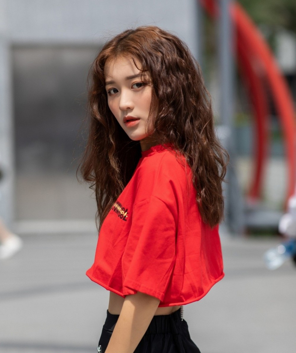 Sau ồn ào với "Cô gái mở đường" phiên bản sexy, Han Sara nói về quá khứ đánh mất bản thân