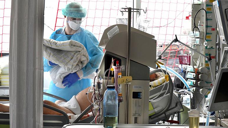 Covid-19: Châu Phi nhận cảnh báo đáng sợ - Ảnh 2.