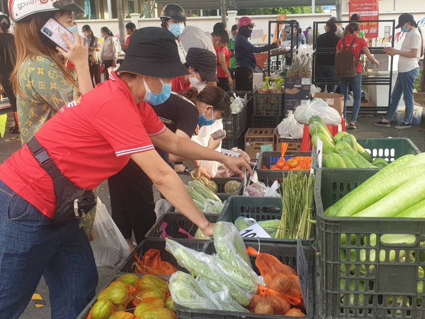 TP HCM thí điểm bán thực phẩm bình ổn lưu động tại khu chế xuất