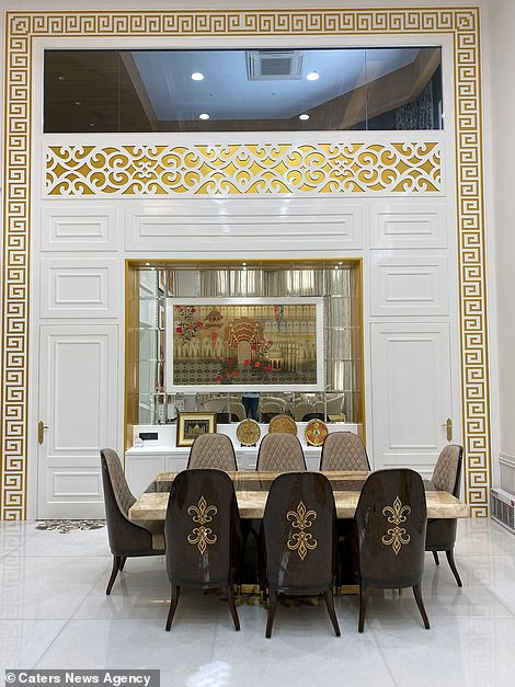 Ấn Độ: Chồng x&acirc;y bản sao đền Taj Mahal v&igrave; qu&aacute; y&ecirc;u vợ - Ảnh 7.