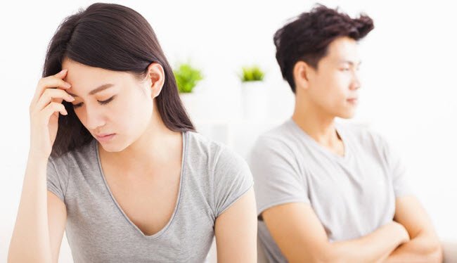 Chồng quá thân với vợ cũ