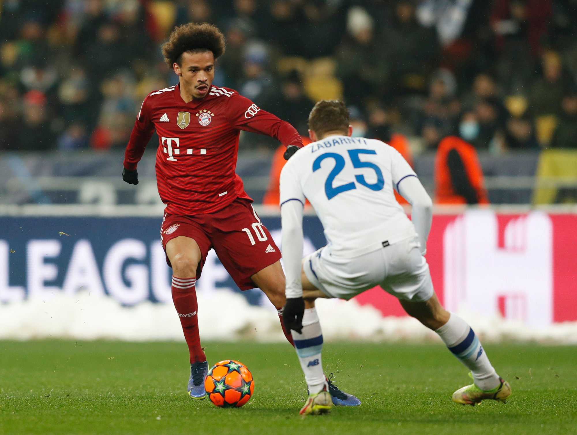 H&ugrave;m x&aacute;m Bayern Munich to&agrave;n thắng sau 5 v&ograve;ng tại Champions League - Ảnh 2.