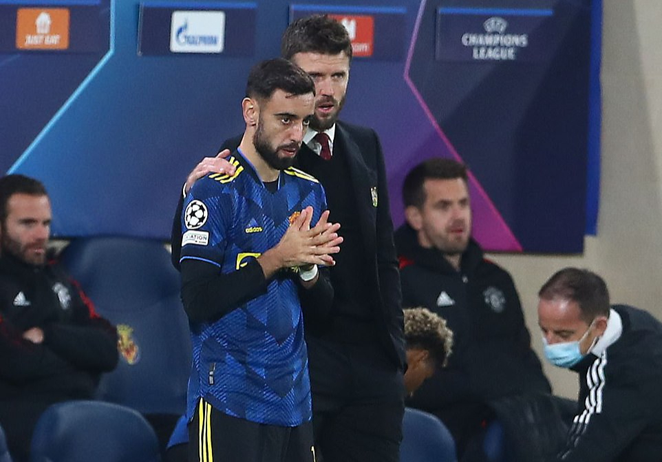 Thắng kh&ocirc;ng tưởng Villarreal, Man United vượt v&ograve;ng bảng Champions League - Ảnh 4.