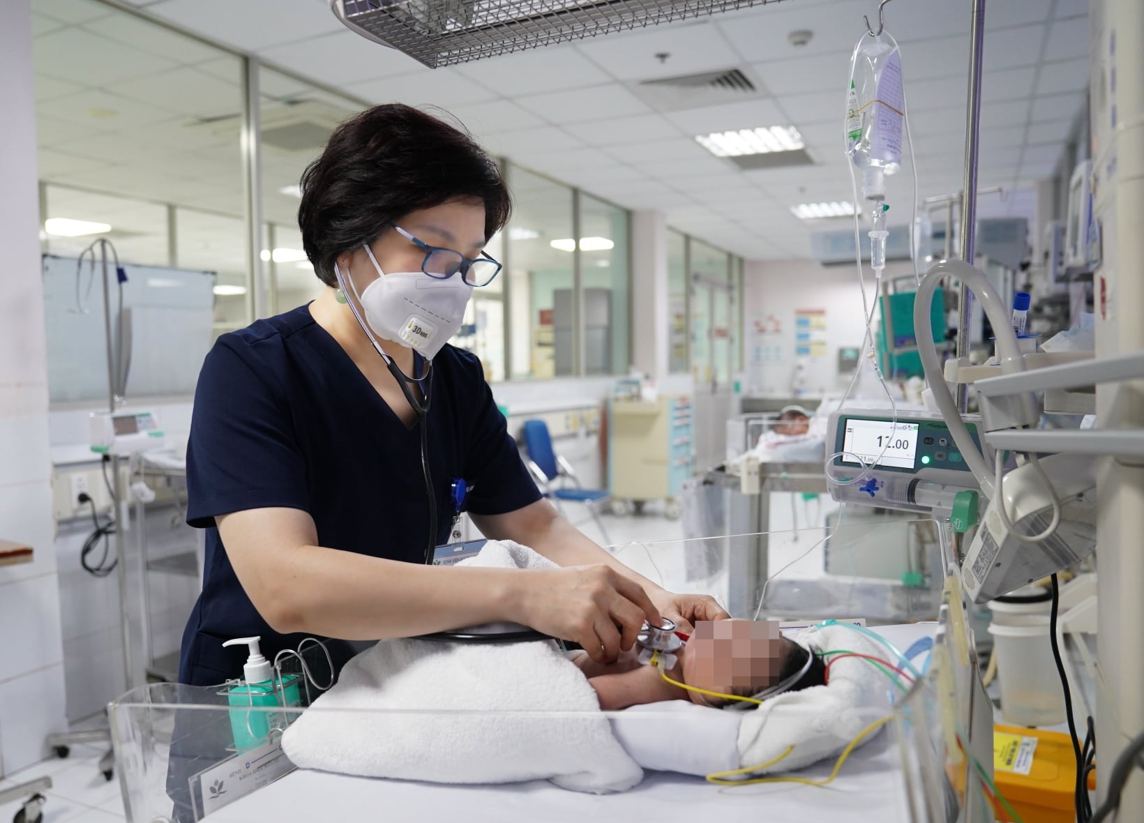 Trẻ 2 ngày tuổi nguy kịch do ngộ độc sái thuốc phiện