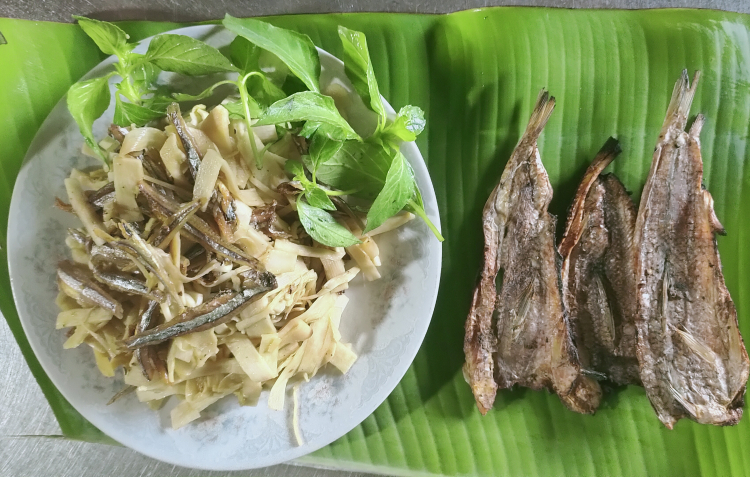Trời mưa về Hội An thưởng thức cá khô - Ảnh 1.