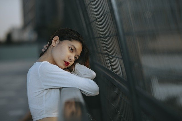 Níu giữ bằng... bùa yêu - Ảnh 1.