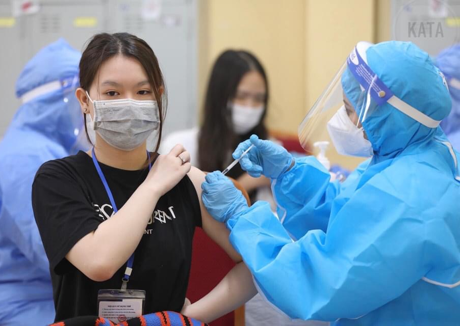 Ngày 25-11, thêm 5.627 người khỏi bệnh, 12.450 ca Covid-19