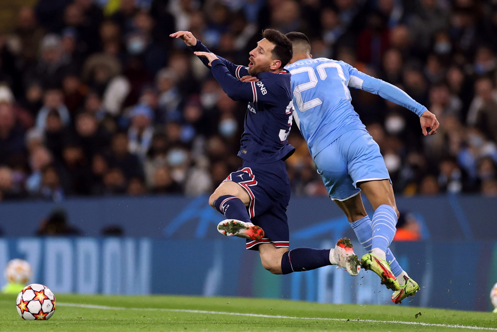 Man City ngược dòng ngoạn mục, hạ đẹp PSG tại Etihad