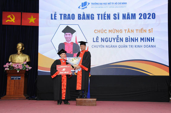 Tăng mức hỗ trợ cho giảng viên học tiến sĩ