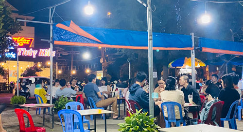 Nguy cơ lây lan dịch Covid-19 ở nhiều hàng quán