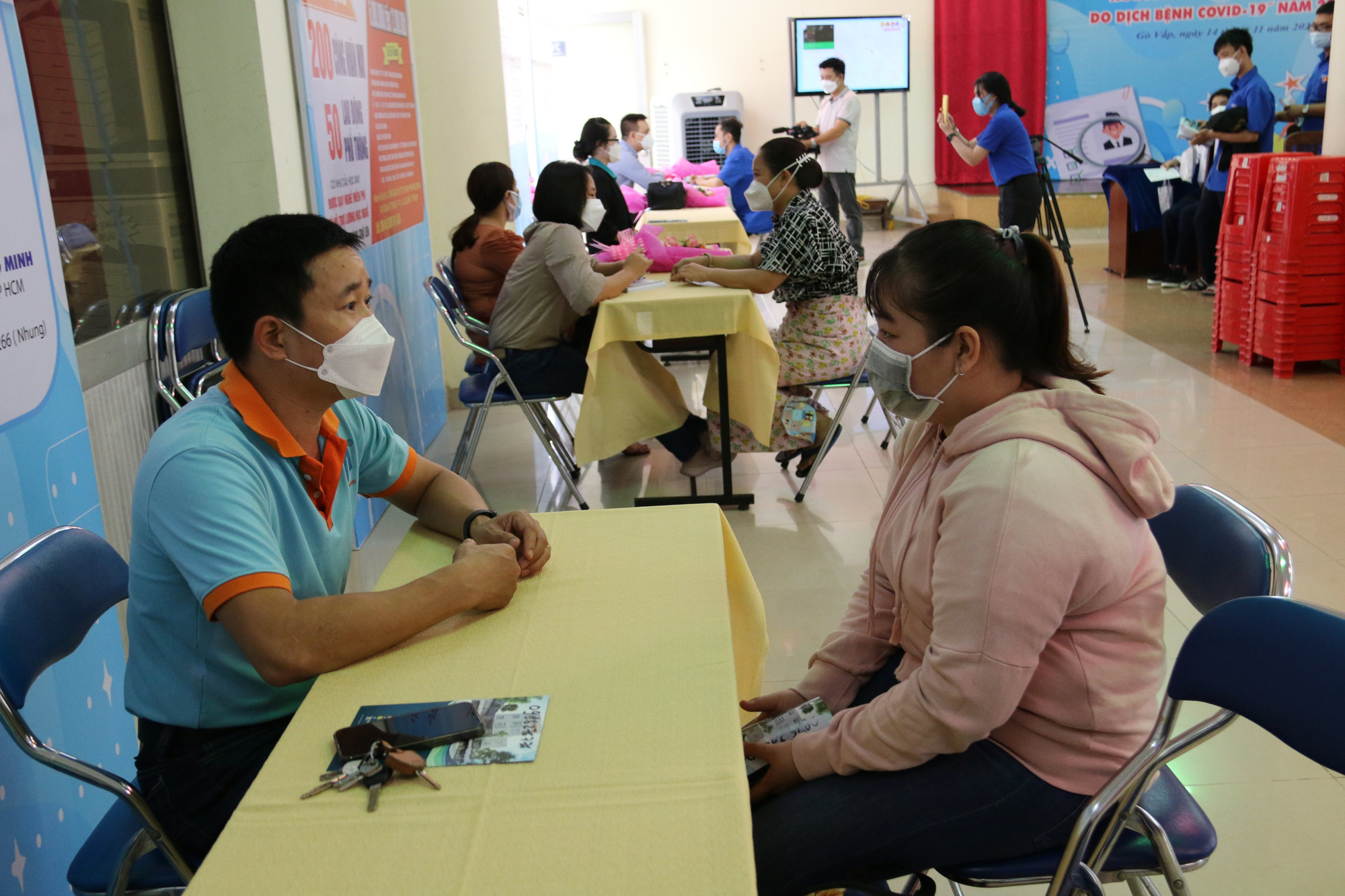 Hỗ trợ người lao động t&igrave;m việc l&agrave;m - Ảnh 1.