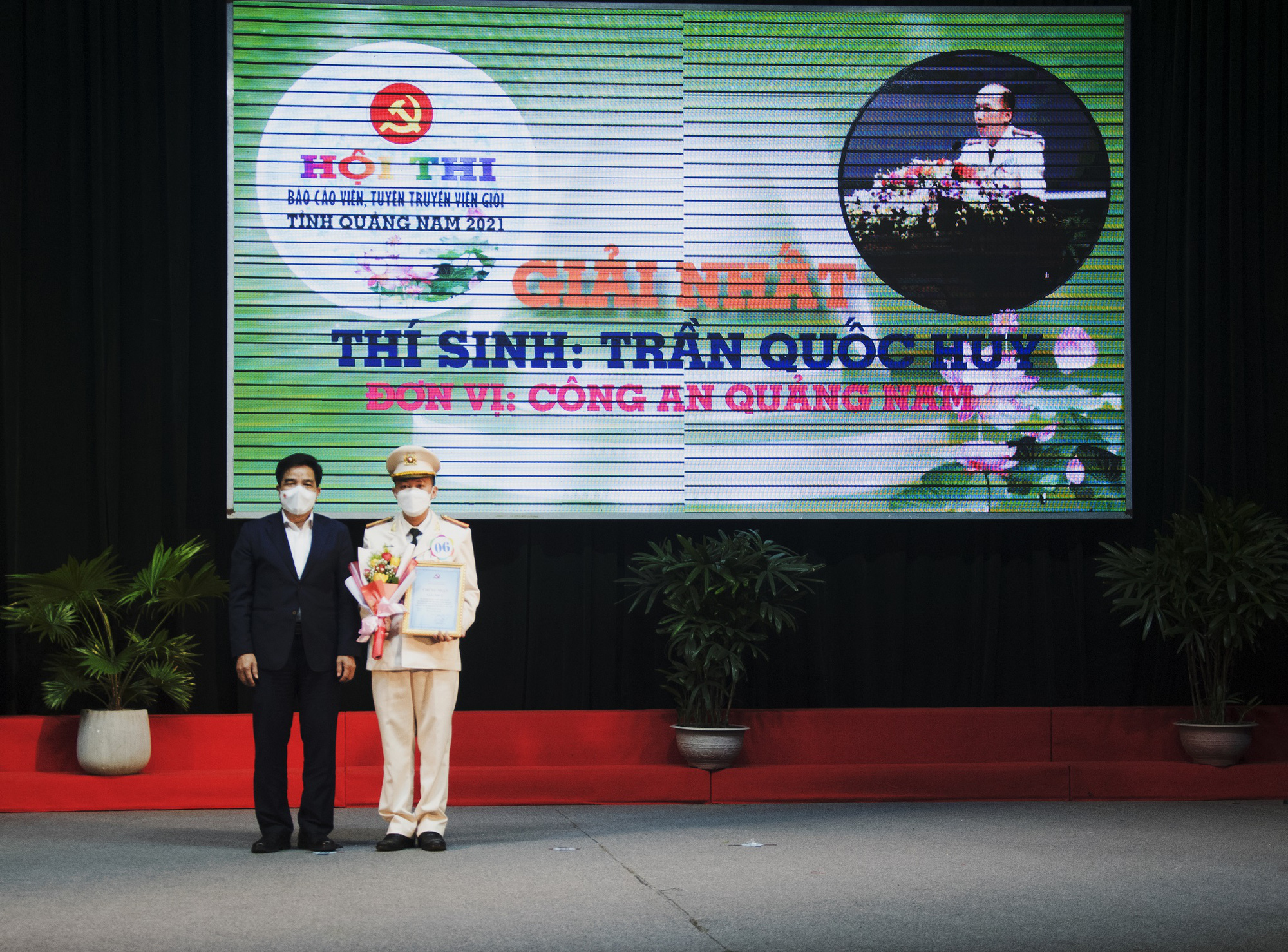 Trao giải Hội thi Báo cáo viên, Tuyên truyền viên giỏi tỉnh Quảng Nam