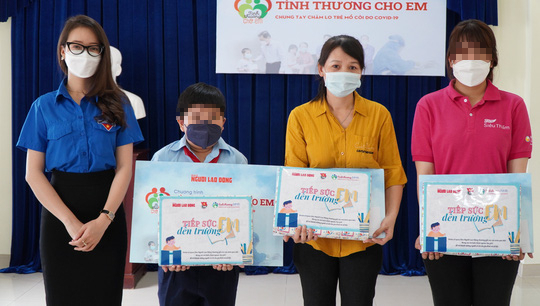 Người mẹ trẻ gây nhiều xúc động trong chương trình “Tình thương cho em"