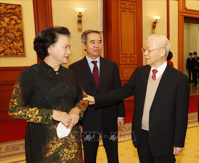 Trao quyết định nghỉ chế độ cho c&aacute;c Ủy vi&ecirc;n Bộ Ch&iacute;nh trị, B&iacute; thư TƯ kh&oacute;a XII kh&ocirc;ng t&aacute;i cử kh&oacute;a XIII - Ảnh 10.