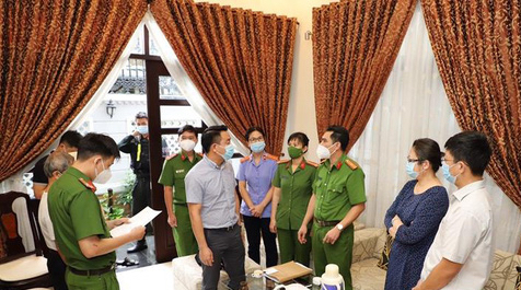 Bắt thêm 1 nữ giám đốc ở TP HCM liên quan đường dây xăng giả khủng - Ảnh 2.