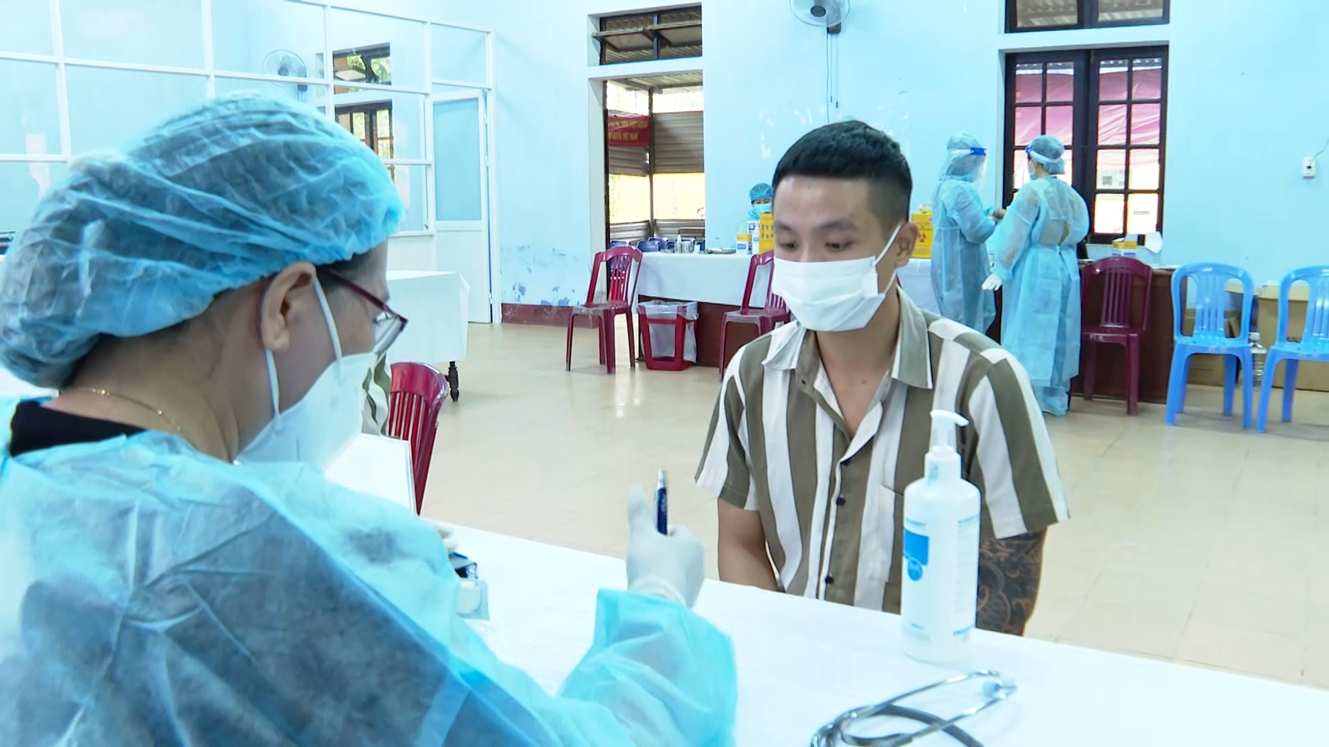 Đảm bảo cho can phạm nhân được tiêm chủng vắc - xin đầy đủ, đúng quy trình