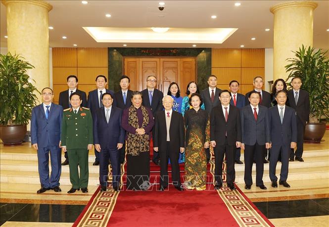 Trao quyết định nghỉ chế độ cho c&aacute;c Ủy vi&ecirc;n Bộ Ch&iacute;nh trị, B&iacute; thư TƯ kh&oacute;a XII kh&ocirc;ng t&aacute;i cử kh&oacute;a XIII - Ảnh 11.