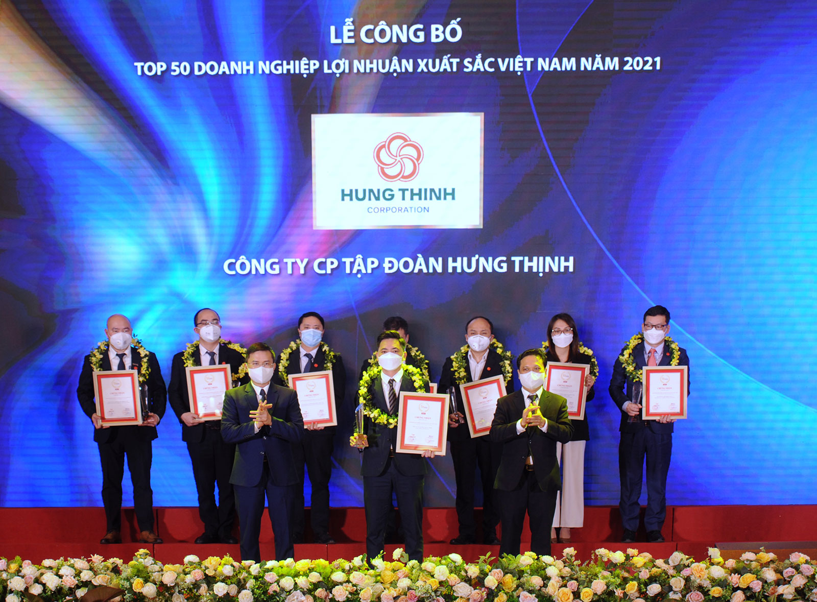 Hưng Thịnh vào top 50 doanh nghiệp lợi nhuận xuất sắc Việt Nam năm 2021 - Ảnh 1. Hưng Thịnh vào top 50 doanh nghiệp lợi nhuận xuất sắc Việt Nam năm 2021 - Ảnh 1.