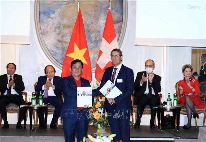 Ký nhiều thỏa thuận hợp tác Việt Nam-Thụy Sĩ trị giá hàng trăm triệu USD