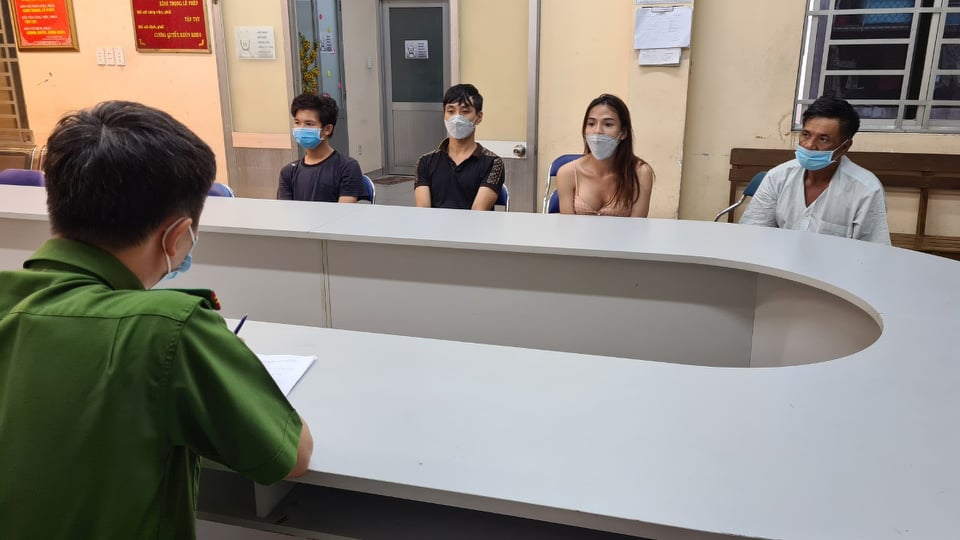 Quý ông bị mất xe khi mua dâm ở quận 10, TP HCM - Ảnh 1.