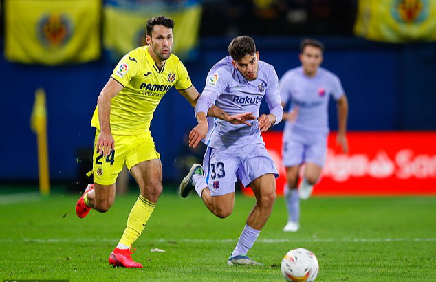 9 ph&uacute;t cuối b&ugrave;ng nổ, Barcelona nhấn ch&igrave;m t&agrave;u ngầm v&agrave;ng Villarreal - Ảnh 1.