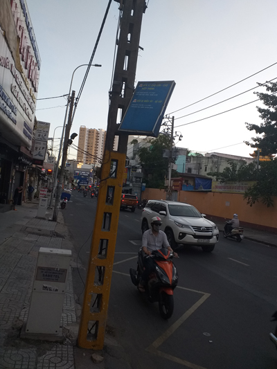 Trạm xe bu&yacute;t xấu x&iacute; - Ảnh 2.