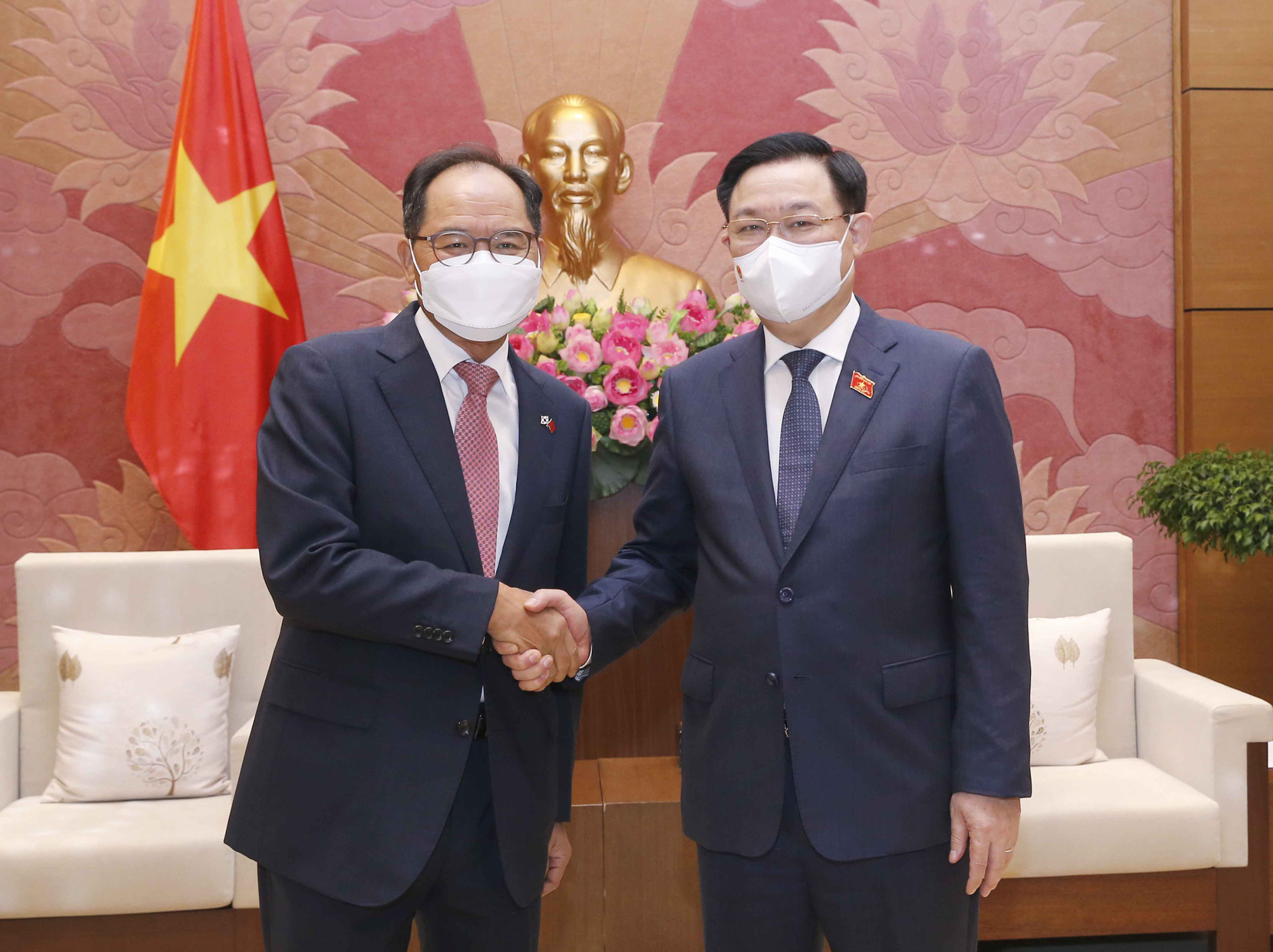 Sớm mở lại đường bay quốc tế với hành khách có hộ chiếu vắc-xin