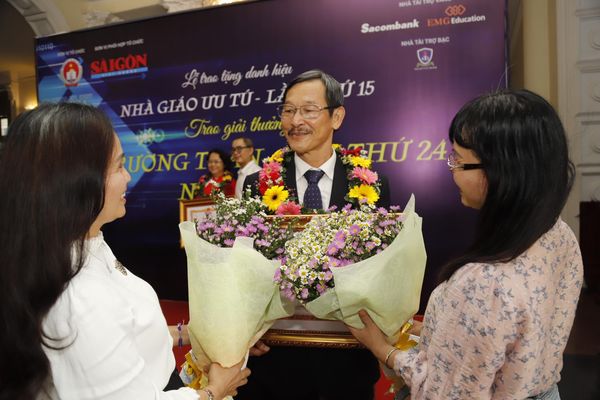 TP HCM trao tặng danh hiệu Nhà giáo ưu tú và Giải thưởng Võ Trường Toản