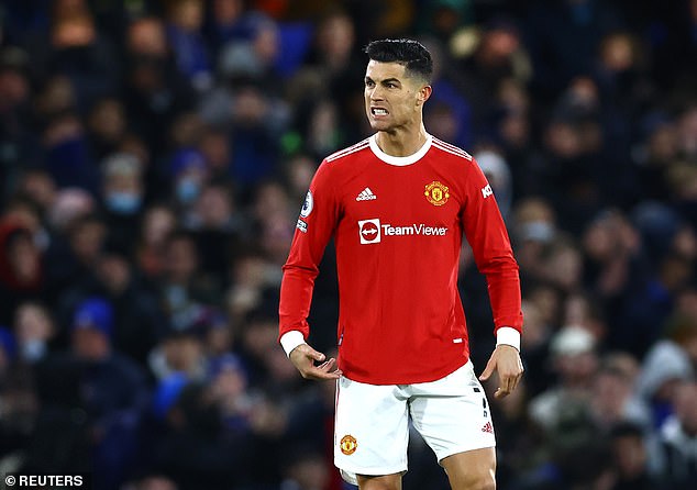 Man United rơi chiến thắng, Ronaldo g&acirc;y b&atilde;o đường hầm s&acirc;n Stamford Bridge - Ảnh 3.