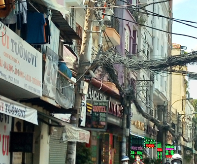 Trụ điện nguy hiểm