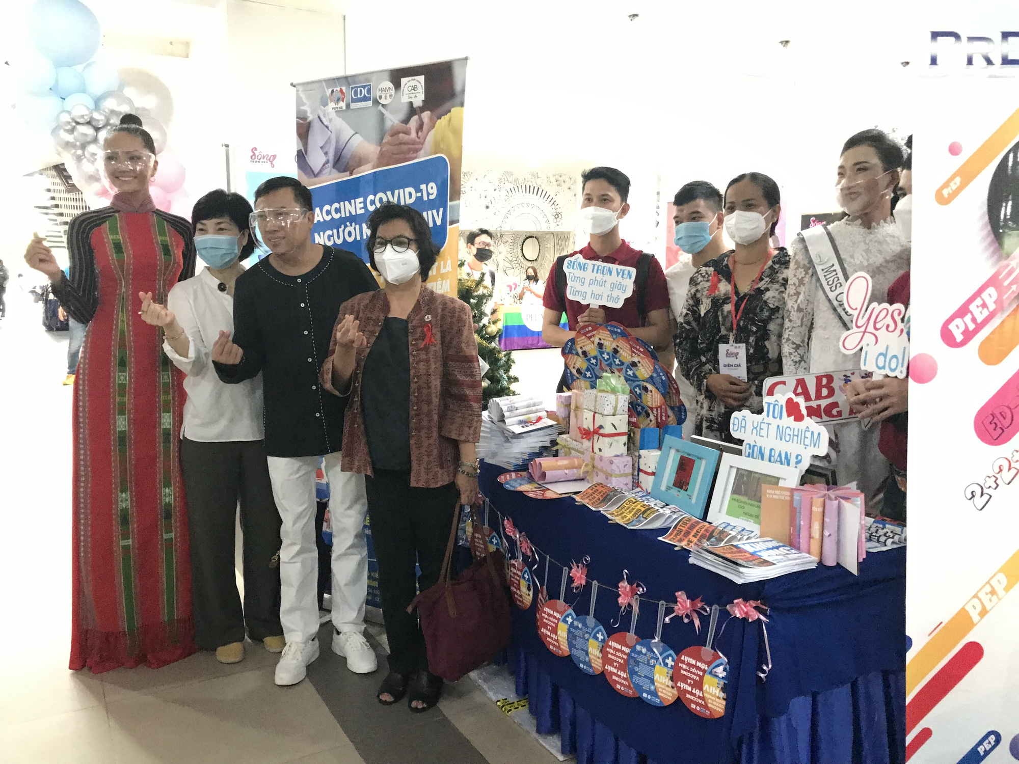 Hoa hậu HHen Niê đồng hành cùng người sống chung với HIV - Ảnh 2.