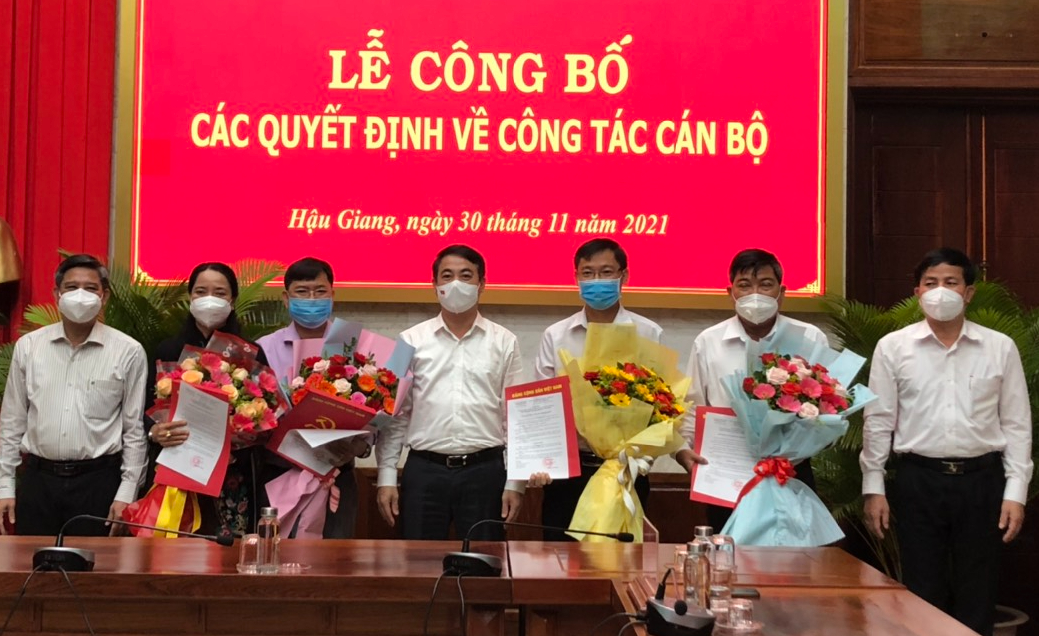 Hậu Giang điều động, bổ nhiệm nhiều cán bộ