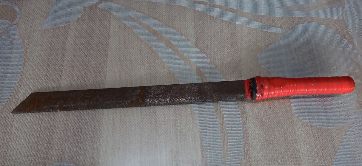 CLIP: 3 đối tượng ở Mỹ Tho bị phạt 9 triệu đồng v&igrave; &ldquo;x&agrave;i&rdquo; dao tự chế - Ảnh 2.
