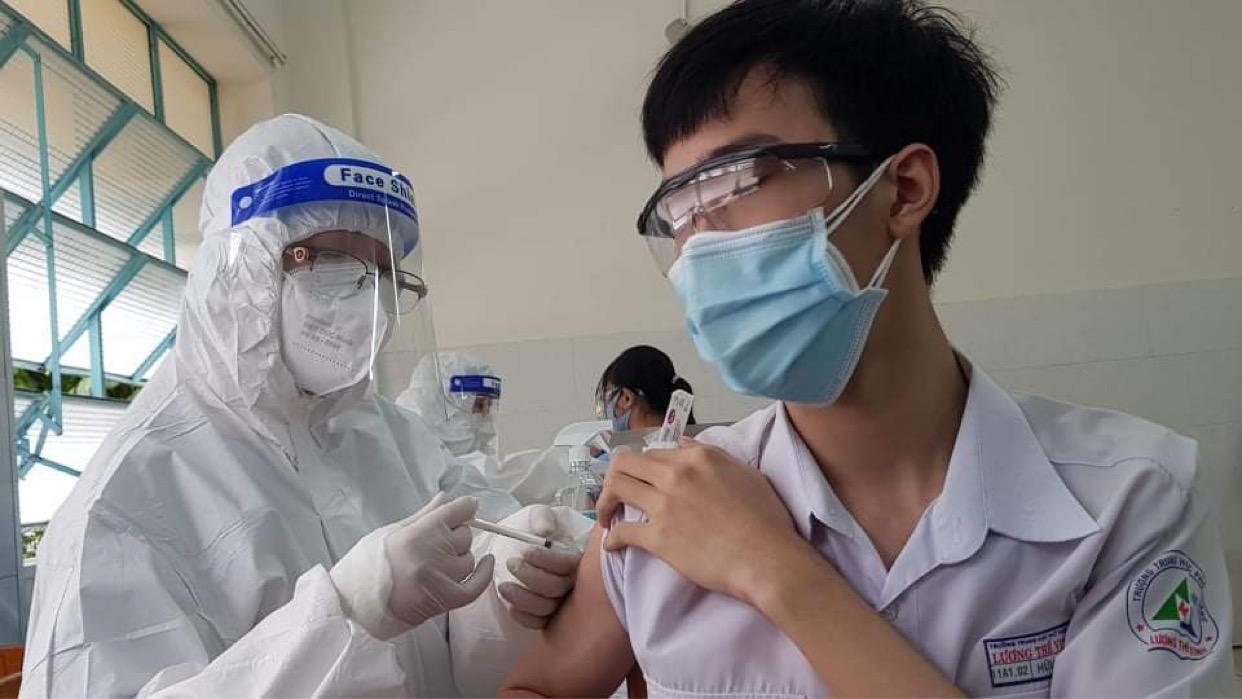 Hà Nội nói gì về thông tin dừng tiêm vắc-xin cho trẻ em?