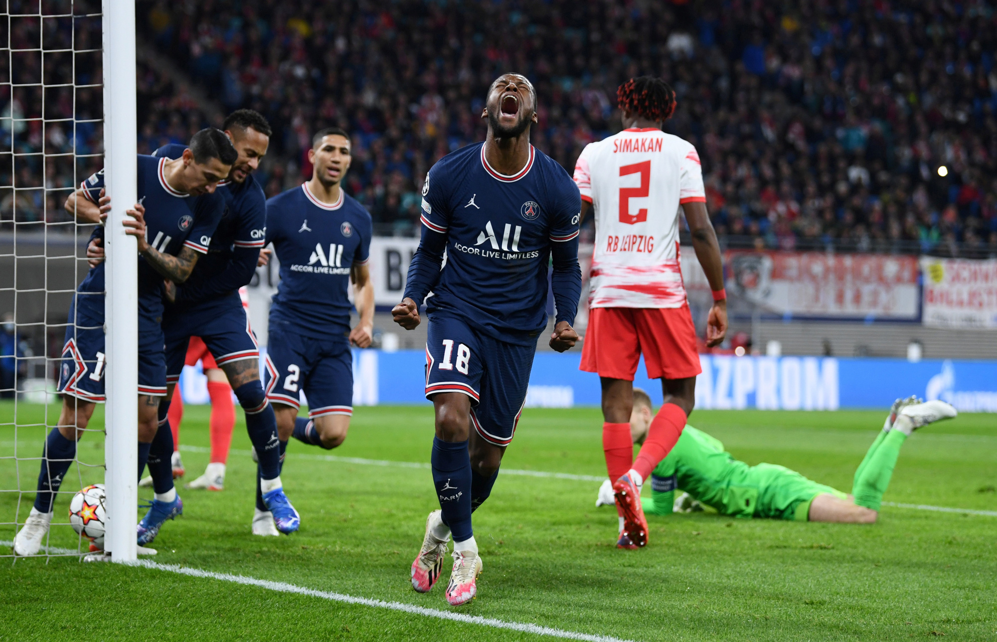 Vắng Messi, PSG bị chia điểm đ&aacute;ng tiếc tại Champions League - Ảnh 4.