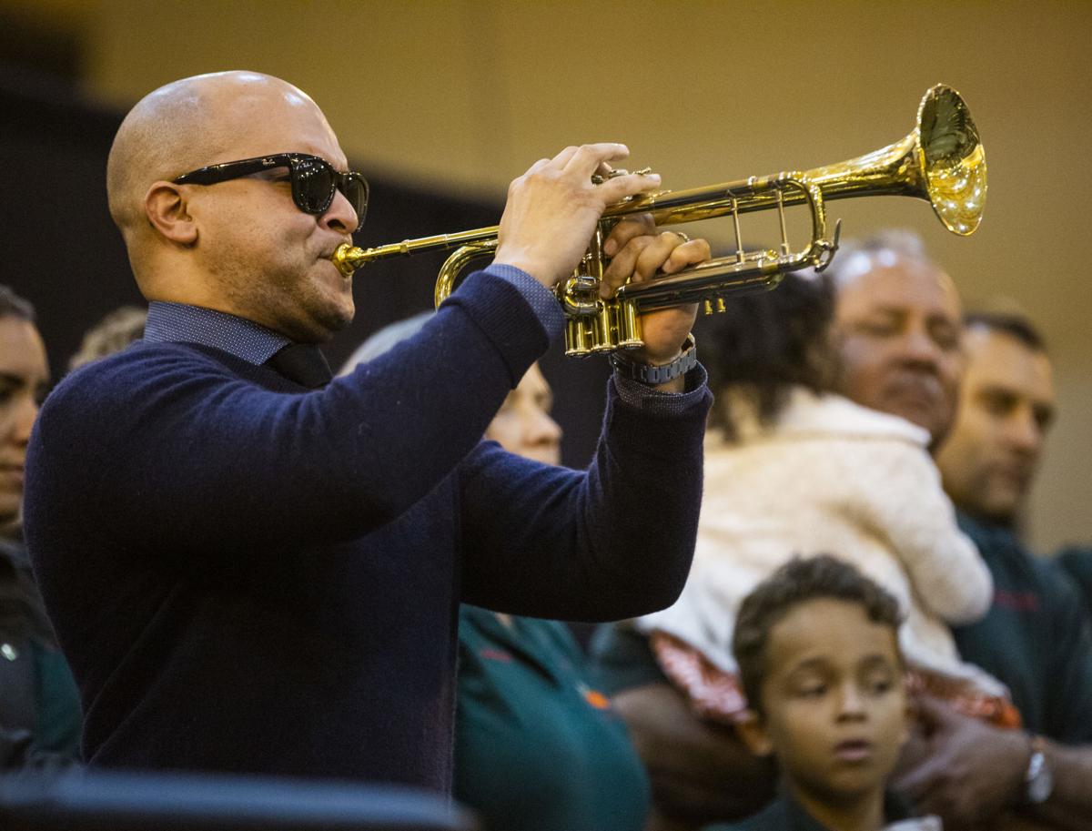 Nhà giáo dục người Mỹ Irvin Mayfield nhận án tù vì gian lận tiền từ thiện - Ảnh 3.