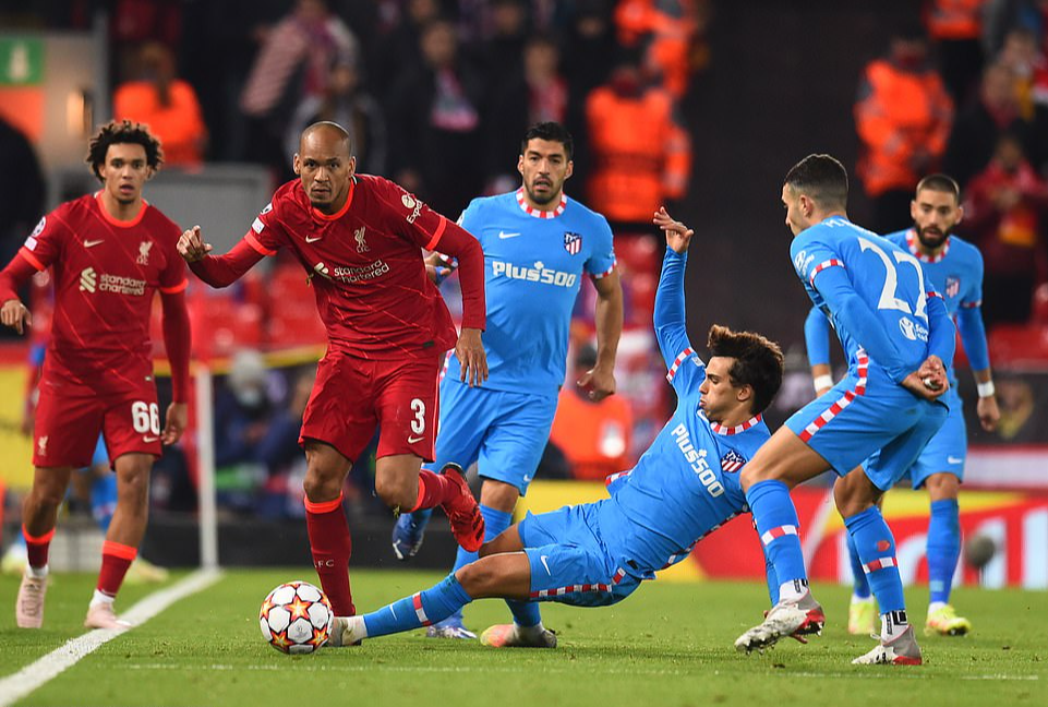 Luis Suarez mất b&agrave;n thắng ng&agrave;y về Anfield, Liverpool vượt v&ograve;ng bảng Champions League - Ảnh 1.