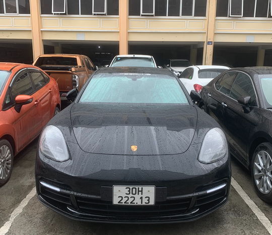 Dàn siêu xe Range Rover, Porsche trong đường dây đánh bạc 30.000 tỉ đồng - Ảnh 3.