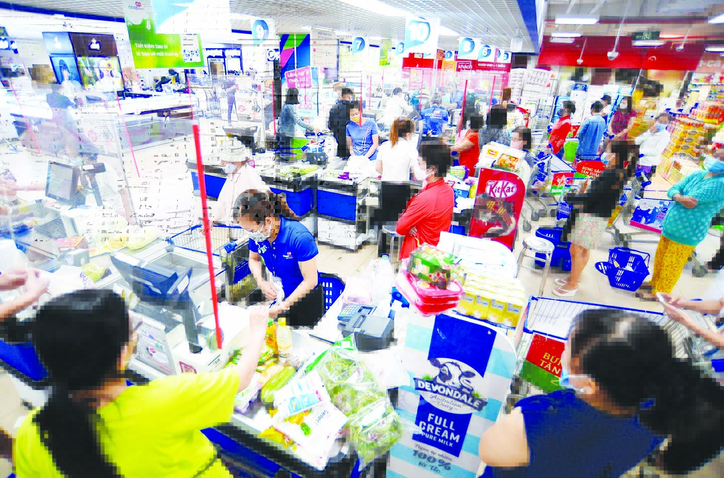 Mạnh tay chi k&iacute;ch cầu ti&ecirc;u d&ugrave;ng cuối năm - Ảnh 2.