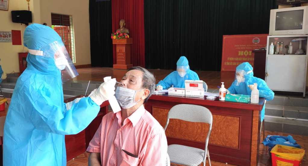 Ph&aacute;t hiện 2 ổ dịch Covid-19 tại TP U&ocirc;ng B&iacute;, Quảng Ninh - Ảnh 2.