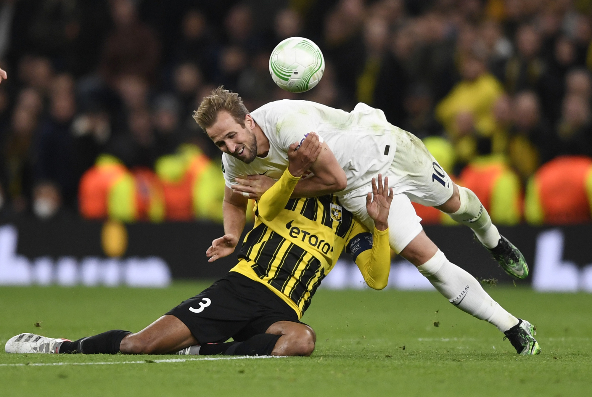T&acirc;n HLV Tottenham thừa nhận cay đắng sau trận thắng vất vả - Ảnh 9.