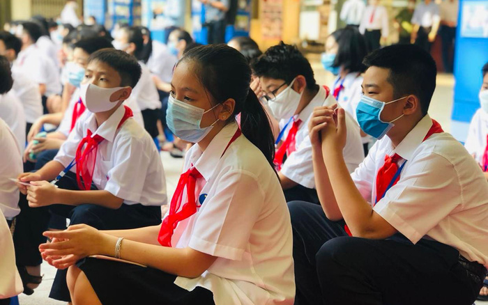 Nhiều địa phương tạm dừng cho học sinh đến trường